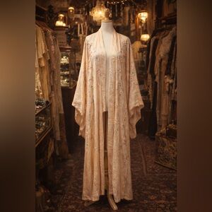 Antique Japanese Silk Embroidered Robe Kimono c. 1920s